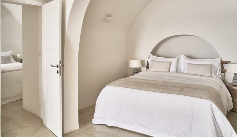 MYSITQUE SANTORINI - ALL 2 SENSES SUITE BEDROOM